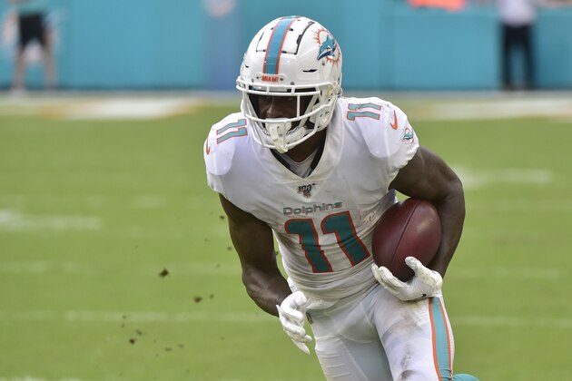 MIAMI, FL - NOVEMBER 03: DeVante Parker #11 of the Miami Dolphins runs up field after a catch during the fourth quarter against the New York Jets at Hard Rock Stadium on November 3, 2019 in Miami, Florida. (Photo by Eric Espada/Getty Images) MIAMI, FL - NOVEMBER 03: DeVante Parker #11 of the Miami Dolphins runs up field after a catch during the fourth quarter against the New York Jets at Hard Rock Stadium on November 3, 2019 in Miami, Florida. (Photo by Eric Espada/Getty Images)