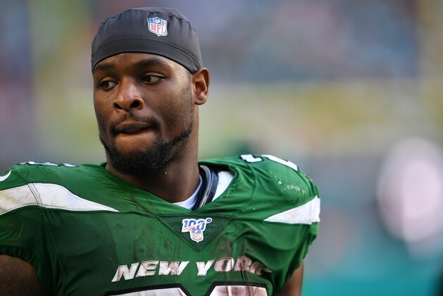 MIAMI, FLORIDA - NOVEMBER 03: Le'Veon Bell #26 of the New York Jets looks on during the game against the Miami Dolphins in the third quarter at Hard Rock Stadium on November 03, 2019 in Miami, Florida. (Photo by Mark Brown/Getty Images)