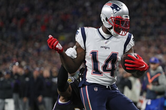 BALTIMORE, MARYLAND - NOVEMBER 03: Wide receiver Mohamed Sanu #14 of the New England Patriots scores a second quarter touchdown against the Baltimore Ravens at M&T Bank Stadium on November 3, 2019 in Baltimore, Maryland. (Photo by Todd Olszewski/Getty Images)