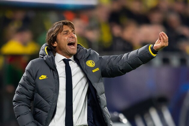 DORTMUND, GERMANY - NOVEMBER 05: Head coach Antonio Conte of Internazionale Milan gestures during the UEFA Champions League group F match between Borussia Dortmund and Inter at Signal Iduna Park on November 5, 2019 in Dortmund, Germany. (Photo by TF-Images/Getty Images)
