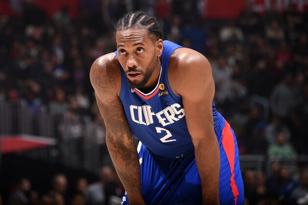 LOS ANGELES, CA - NOVEMBER 3: Kawhi Leonard #2 of the LA Clippers looks on during a game against the LA Clippers on November 3, 2019 at STAPLES Center in Los Angeles, California. NOTE TO USER: User expressly acknowledges and agrees that, by downloading and/or using this Photograph, user is consenting to the terms and conditions of the Getty Images License Agreement. Mandatory Copyright Notice: Copyright 2019 NBAE (Photo by Adam Pantozzi/NBAE via Getty Images)