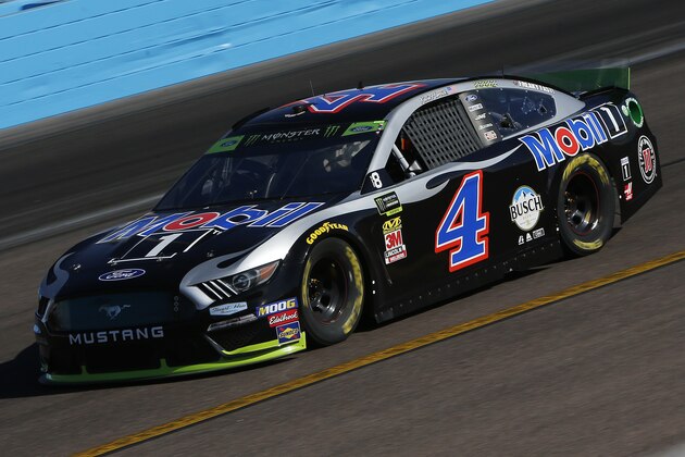AVONDALE, ARIZONA - NOVEMBER 08: Kevin Harvick, driver of the #4 Mobil 1 Ford, practices for the Monster Energy NASCAR Cup Series Bluegreen Vacations 500 at ISM Raceway on November 08, 2019 in Avondale, Arizona. (Photo by Jonathan Ferrey/Getty Images)