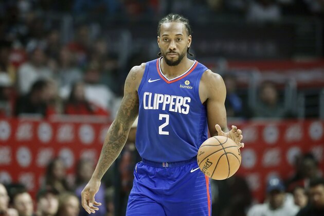 LOS ANGELES, CA - NOVEMBER 3: Kawhi Leonard #2 of the LA Clippers handles the ball against the Utah Jazz on November 3, 2019 at STAPLES Center in Los Angeles, California. NOTE TO USER: User expressly acknowledges and agrees that, by downloading and/or using this Photograph, user is consenting to the terms and conditions of the Getty Images License Agreement. Mandatory Copyright Notice: Copyright 2019 NBAE (Photo by Chris Elise/NBAE via Getty Images)