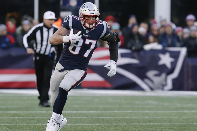 New England Patriots tight end Rob Gronkowsk runs after catching a pass against the New York Jets during the second half of an NFL football game, Sunday, Dec. 30, 2018, in Foxborough, Mass. (AP Photo/Charles Krupa)