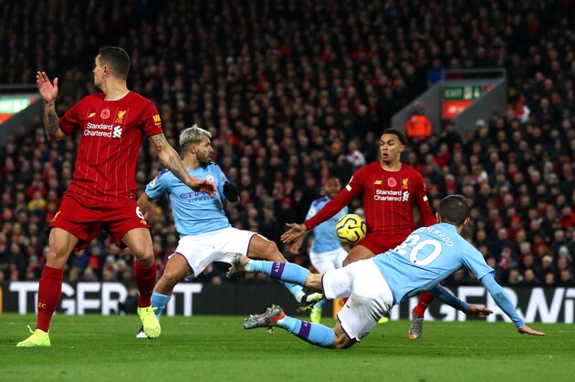 LIVERPOOL, ENGLAND - NOVEMBER 10: Bernardo Silva of Manchester City and Trent Alexander-Arnold of Liverpool handle the ball during the Premier League match between Liverpool FC and Manchester City at Anfield on November 10, 2019 in Liverpool, United Kingdom. (Photo by Chloe Knott - Danehouse/Getty Images) LIVERPOOL, ENGLAND - NOVEMBER 10: Bernardo Silva of Manchester City and Trent Alexander-Arnold of Liverpool handle the ball during the Premier League match between Liverpool FC and Manchester City at Anfield on November 10, 2019 in Liverpool, United Kingdom. (Photo by Chloe Knott - Danehouse/Getty Images)