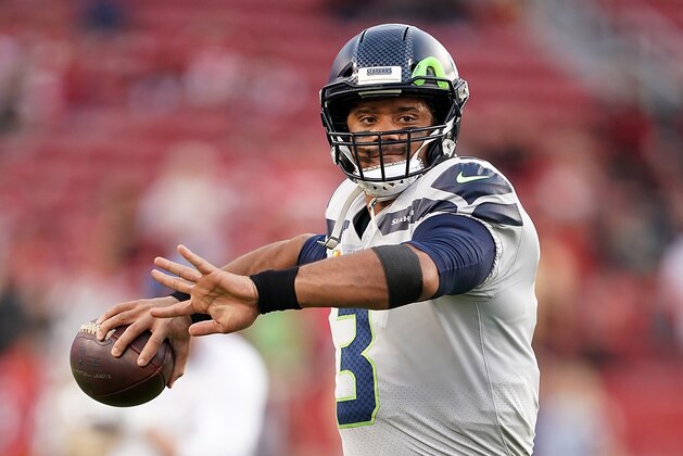 SANTA CLARA, CALIFORNIA - NOVEMBER 11: Quarterback Russell Wilson #3 of the Seattle Seahawks warms up before the game against the San Francisco 49ers at Levi's Stadium on November 11, 2019 in Santa Clara, California. (Photo by Thearon W. Henderson/Getty Images)