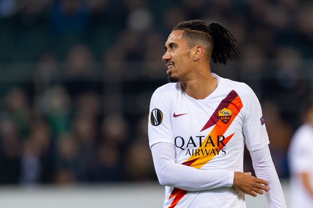 MOENCHENGLADBACH, GERMANY - NOVEMBER 07: Chris Smalling of AS Roma looks on during the UEFA Europa League group J match between Borussia Moenchengladbach and AS Roma at Borussia-Park on November 7, 2019 in Moenchengladbach, Germany. (Photo by TF-Images/Getty Images)