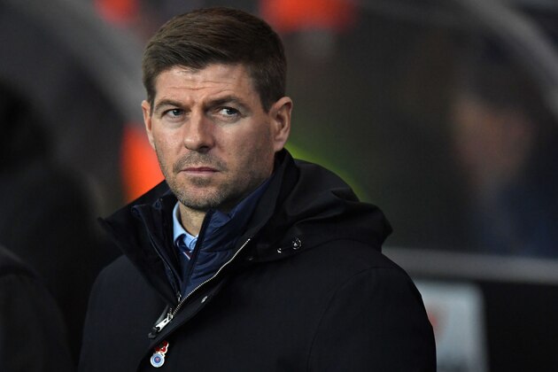 Rangers' English manager Steven Gerrard awiats kick off in the UEFA Europa League Group G football match between Rangers and Porto at Ibrox Stadium in Glasgow, Scotland on November 7, 2019. (Photo by ANDY BUCHANAN / AFP) (Photo by ANDY BUCHANAN/AFP via Getty Images)