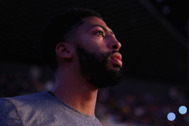 PHOENIX, ARIZONA - NOVEMBER 12: Anthony Davis #3 of the Los Angeles Lakers stand on the court before the NBA game against the Phoenix Suns at Talking Stick Resort Arena on November 12, 2019 in Phoenix, Arizona. (Photo by Christian Petersen/Getty Images)
