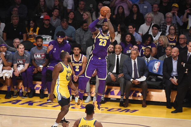 LOS ANGELES, CA - NOVEMBER 13: LeBron James #23 of the Los Angeles Lakers shoots a three-pointer against the Golden State Warriors on November 13, 2019 at STAPLES Center in Los Angeles, California. NOTE TO USER: User expressly acknowledges and agrees that, by downloading and/or using this Photograph, user is consenting to the terms and conditions of the Getty Images License Agreement. Mandatory Copyright Notice: Copyright 2019 NBAE (Photo by Adam Pantozzi/NBAE via Getty Images)