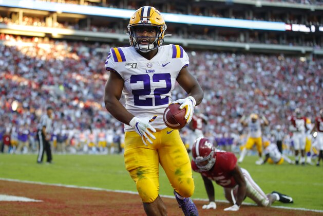 TUSCALOOSA, AL - NOVEMBER 09: Clyde Edwards-Helaire #22 of the LSU Tigers scores a touchdown during the first half against the Alabama Crimson Tide at Bryant-Denny Stadium on November 9, 2019 in Tuscaloosa, Alabama. (Photo by Todd Kirkland/Getty Images)