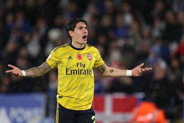 LEICESTER, ENGLAND - NOVEMBER 09: Hector Bellerin of Arsenal reacts during the Premier League match between Leicester City and Arsenal FC at The King Power Stadium on November 9, 2019 in Leicester, United Kingdom. (Photo by James Williamson - AMA/Getty Images)