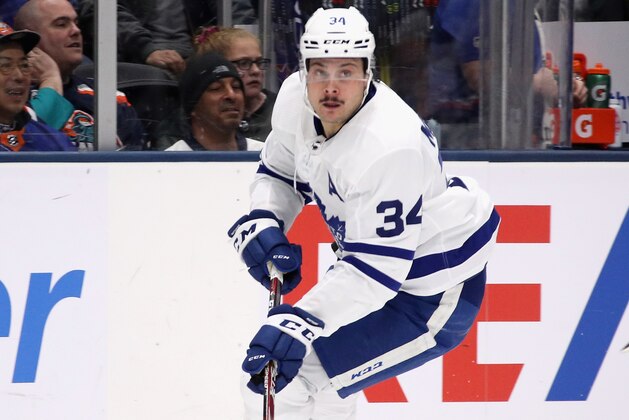 UNIONDALE, NEW YORK - NOVEMBER 13: Auston Matthews #34 of the Toronto Maple Leafs skates against the New York Islanders at NYCB Live's Nassau Coliseum on November 13, 2019 in Uniondale, New York.  The Islanders defeated the Maple Leafs 5-4 (Photo by Bruce Bennett/Getty Images)