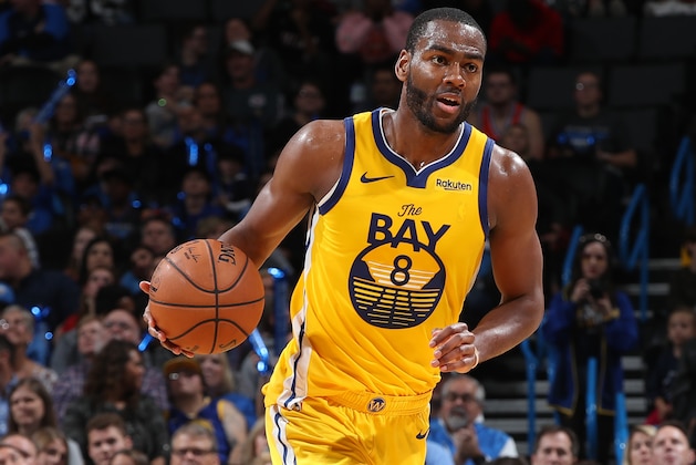 OKLAHOMA CITY, OK- NOVEMBER 9:  Alec Burks #8 of the Golden State Warriors handles the ball against the Oklahoma City Thunder on November 9, 2019 at Chesapeake Energy Arena in Oklahoma City, Oklahoma. NOTE TO USER: User expressly acknowledges and agrees that, by downloading and or using this photograph, User is consenting to the terms and conditions of the Getty Images License Agreement. Mandatory Copyright Notice: Copyright 2019 NBAE (Photo by Zach Beeker/NBAE via Getty Images)
