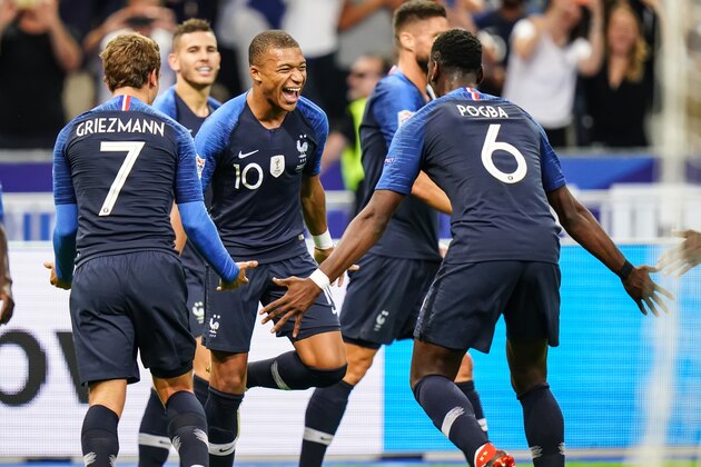 PARIS, FRANCE - SEPTEMBER 9: Kylian Mbappe of France, Paul Pogba of France, Antoine Griezmann of France, Ngolo Kante of France   during the  UEFA Nations league match between France  v Holland  at the Stade de France on September 9, 2018 in Paris France (Photo by Geert van Erven/Soccrates/Getty Images)