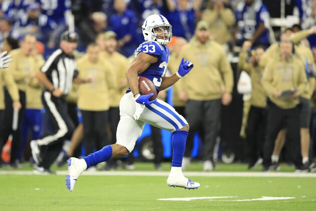 INDIANAPOLIS, INDIANA - NOVEMBER 17:   Jonathan Williams #33 of the Indianapolis Colts runs with the ball during the game against the Jacksonville Jaguars at Lucas Oil Stadium on November 17, 2019 in Indianapolis, Indiana. (Photo by Andy Lyons/Getty Images)