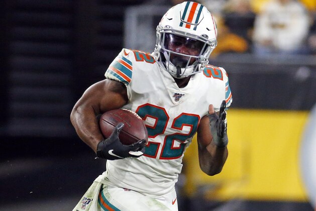 PITTSBURGH, PA - OCTOBER 28:  Mark Walton #22 of the Miami Dolphins in action against the Pittsburgh Steelers on October 28, 2019 at Heinz Field in Pittsburgh, Pennsylvania.  (Photo by Justin K. Aller/Getty Images)
