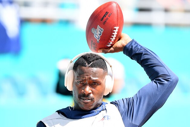 MIAMI, FLORIDA - SEPTEMBER 15: Antonio Brown #17 of the New England Patriots warms up prior to the game against the Miami Dolphins at Hard Rock Stadium on September 15, 2019 in Miami, Florida. (Photo by Mark Brown/Getty Images)
