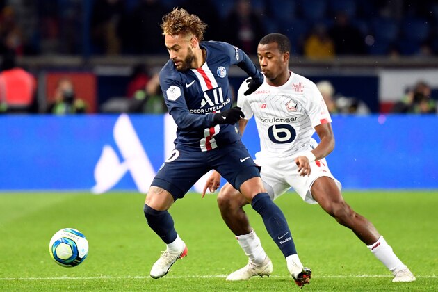 Paris Saint-Germain's Brazilian forward Neymar (L) vies with Lille's Brazilian defender Gabriel dos Santos Magalhaes during the French L1 football match between Paris Saint-Germain (PSG) and Lille (LOSC) on November 22, 2019 at the Parc des Princes in Paris. (Photo by Bertrand GUAY / AFP) (Photo by BERTRAND GUAY/AFP via Getty Images)