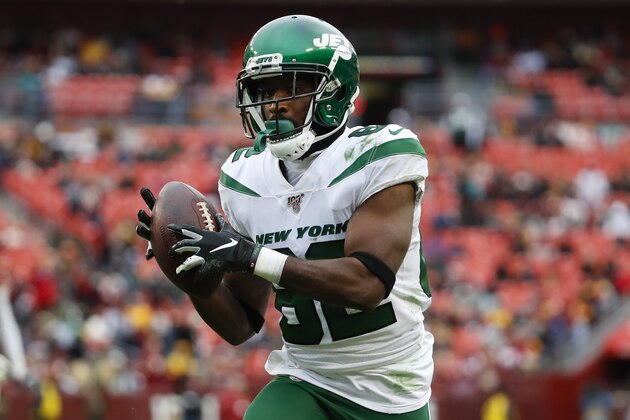 New York Jets wide receiver Jamison Crowder (82) runs in for a touchdown during the second half of an NFL football game against the Washington Redskins, Sunday, Nov. 17, 2019, in Landover, Md. (AP Photo/Alex Brandon)