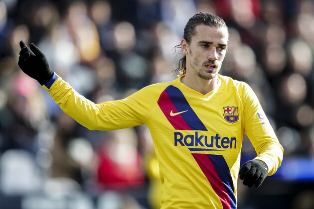 MADRID, SPAIN - NOVEMBER 23: Antoine Griezmann of FC Barcelona during the La Liga Santander  match between Leganes v FC Barcelona at the Estadio Municipal de Butarque on November 23, 2019 in Madrid Spain (Photo by David S. Bustamante/Soccrates/Getty Images)