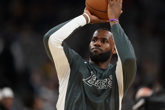 SAN ANTONIO, TX - NOVEMBER 25: LeBron James #23 of the Los Angeles Lakers warms up prior to a game against the San Antonio Spurs on November 25, 2019 at the AT&T Center in San Antonio, Texas. NOTE TO USER: User expressly acknowledges and agrees that, by downloading and or using this photograph, user is consenting to the terms and conditions of the Getty Images License Agreement. Mandatory Copyright Notice: Copyright 2019 NBAE (Photos by Darren Carroll/NBAE via Getty Images)