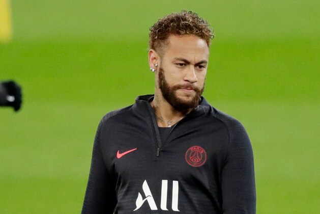 MADRID, SPAIN - NOVEMBER 25: Neymar of Paris Saint-Germain during the   Traning Paris Saint Germain at the Estadio Santiago Bernabeu on November 25, 2019 in Madrid Spain (Photo by David S. Bustamante/Soccrates/Getty Images)