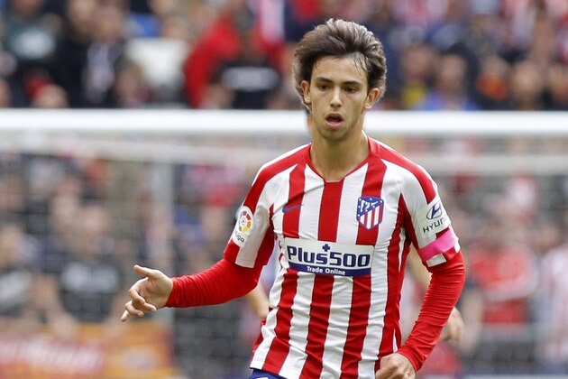 MADRID, SPAIN - OCTOBER 19: Joao Felix of Atletico de Madrid controls the ball during the Liga match between Club Atletico de Madrid and Valencia CF at Wanda Metropolitano on October 19, 2019 in Madrid, Spain. (Photo by TF-Images/Getty Images)