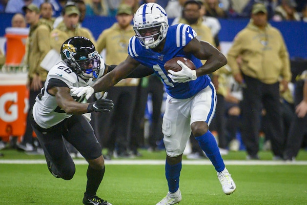 INDIANAPOLIS, IN - NOVEMBER 17: Zach Pascal #14 of the Indianapolis Colts makes a catch in the first quarter of the game against the Jacksonville Jaguars at Lucas Oil Stadium on November 17, 2019 in Indianapolis, Indiana. (Photo by Bobby Ellis/Getty Images)