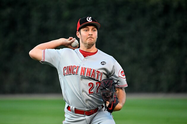 CHICAGO, ILLINOIS - SEPTEMBER 18: Trevor Bauer #27 of the Cincinnati Reds warms up before the game against the Chicago Cubs at Wrigley Field on September 18, 2019 in Chicago, Illinois. (Photo by Quinn Harris/Getty Images)