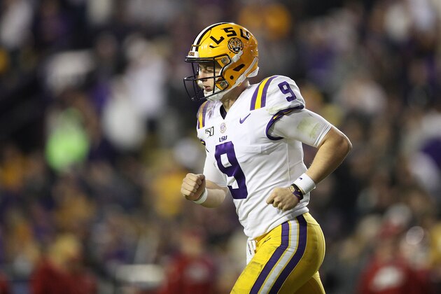 BATON ROUGE, LOUISIANA - NOVEMBER 23: Joe Burrow #9 of the LSU Tigers looks on during the game against the Arkansas Razorbacks at Tiger Stadium on November 23, 2019 in Baton Rouge, Louisiana. (Photo by Chris Graythen/Getty Images)