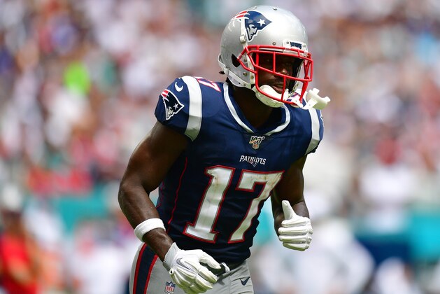 MIAMI, FLORIDA - SEPTEMBER 15: Antonio Brown #17 of the New England Patriots in action against the Miami Dolphins at Hard Rock Stadium on September 15, 2019 in Miami, Florida. (Photo by Mark Brown/Getty Images)