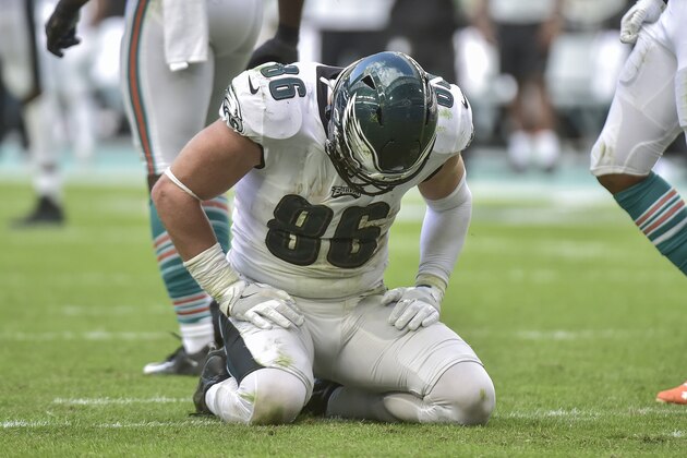 MIAMI, FLORIDA - DECEMBER 01: Zach Ertz #86 of the Philadelphia Eagles reacts after dropping a pass in the third quarter against the Miami Dolphins at Hard Rock Stadium on December 01, 2019 in Miami, Florida. (Photo by Eric Espada/Getty Images)