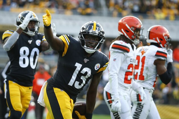 PITTSBURGH, PA - DECEMBER 01:  James Washington #13 of the Pittsburgh Steelers reacts after making a catch against Denzel Ward #21 of the Cleveland Browns in the second half on December 1, 2019 at Heinz Field in Pittsburgh, Pennsylvania.  (Photo by Justin K. Aller/Getty Images)