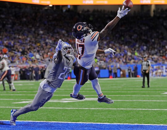 DETROIT, MI - NOVEMBER 28: Anthony Miller #17 of the Chicago Bears stretches out as Justin Coleman #27 of the Detroit Lions defends during the second quarter of the game at Ford Field on November 28, 2019 in Detroit, Michigan. (Photo by Leon Halip/Getty Images)