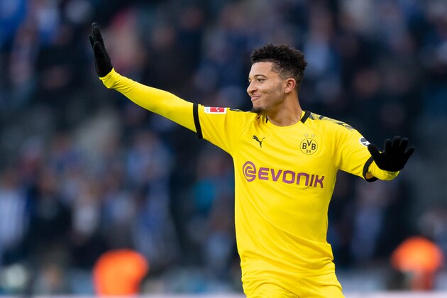 BERLIN, GERMANY - NOVEMBER 30: Jadon Sancho of Borussia Dortmund gestures during the Bundesliga match between Hertha BSC and Borussia Dortmund at Olympiastadion on November 30, 2019 in Berlin, Germany. (Photo by TF-Images/Getty Images)