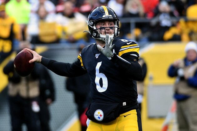 PITTSBURGH, PA - DECEMBER 01: Devlin Hodges #6 of the Pittsburgh Steelers drops back to pass in the second quarter during the game against the Cleveland Browns at Heinz Field on December 1, 2019 in Pittsburgh, Pennsylvania. (Photo by Justin Berl/Getty Images)