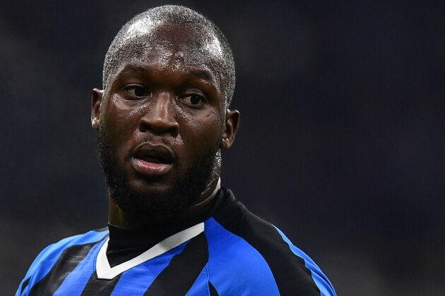Inter Milan's Belgian forward Romelu Lukaku looks on during the Italian Serie A football match Inter Milan vs AS Rome on December 6, 2019 at the San Siro stadium in Milan. (Photo by Miguel MEDINA / AFP) (Photo by MIGUEL MEDINA/AFP via Getty Images)