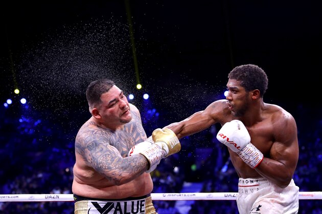 DIRIYAH, SAUDI ARABIA - DECEMBER 07: Anthony Joshua punches Andy Ruiz Jr during the IBF, WBA, WBO & IBO World Heavyweight Title Fight between Andy Ruiz Jr and Anthony Joshua during the Matchroom Boxing 'Clash on the Dunes' show at the Diriyah Season on December 07, 2019 in Diriyah, Saudi Arabia (Photo by Richard Heathcote/Getty Images)
