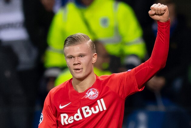 GENK, BELGIUM - NOVEMBER 27: Erling Haaland of RB Salzburg celebrates after scoring his team's fourth goal during the UEFA Champions League group E match between KRC Genk and RB Salzburg at Luminus Arena on November 27, 2019 in Genk, Belgium. (Photo by TF-Images/Getty Images)