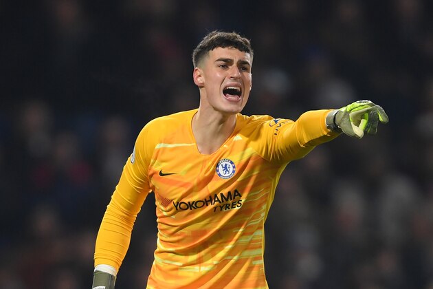 LONDON, ENGLAND - DECEMBER 04: Kepa Arrizabalaga of Chelsea organises his defence during the Premier League match between Chelsea FC and Aston Villa at Stamford Bridge on December 04, 2019 in London, United Kingdom. (Photo by Mike Hewitt/Getty Images)