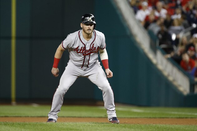 Atlanta Braves' Josh Donaldson takes a lead from first base during a baseball game against the Washington Nationals, Friday, Sept. 13, 2019, in Washington. (AP Photo/Patrick Semansky)