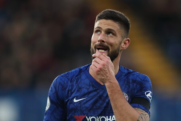 LONDON, ENGLAND - NOVEMBER 30: Olivier Giroud of Chelsea during the Premier League match between Chelsea FC and West Ham United at Stamford Bridge on November 30, 2019 in London, United Kingdom. (Photo by James Williamson - AMA/Getty Images)