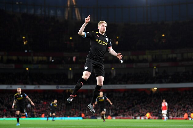 LONDON, ENGLAND - DECEMBER 15: Kevin De Bruyne of Manchester City celebrates after scoring his team's first goal during the Premier League match between Arsenal FC and Manchester City at Emirates Stadium on December 15, 2019 in London, United Kingdom. (Photo by Shaun Botterill/Getty Images)