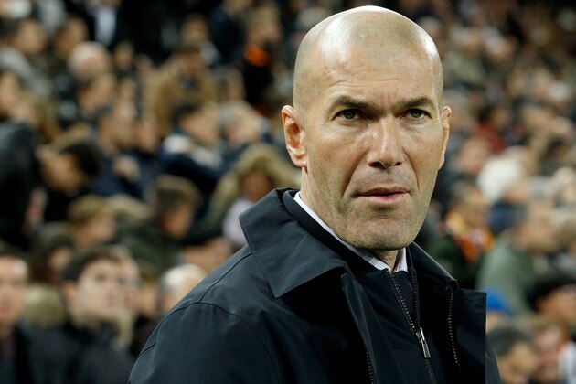 VALENCIA, SPAIN - DECEMBER 15: coach Zinedine Zidane of Real Madrid during the La Liga Santander match between Valencia v Real Madrid at the Estadio de Mestalla on December 15, 2019 in Valencia Spain (Photo by David S. Bustamante/Soccrates/Getty Images) VALENCIA, SPAIN - DECEMBER 15: coach Zinedine Zidane of Real Madrid during the La Liga Santander match between Valencia v Real Madrid at the Estadio de Mestalla on December 15, 2019 in Valencia Spain (Photo by David S. Bustamante/Soccrates/Getty Images)