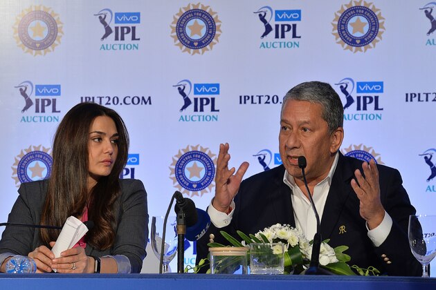 Bollywood actress and owner of Kings XI Punjab Team, Preity Zinta (L) looks on as Chairman & CEO, Rajasthan Royals, Ranjit Barthakur addresses a press conference during the 2nd day of IPL 2018 Player Auction in Bangalore on January 28, 2018. / AFP PHOTO / MANJUNATH KIRAN        (Photo credit should read MANJUNATH KIRAN/AFP via Getty Images)