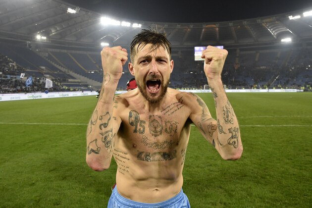 ROME, ITALY - MARCH 02:  Francesco Acerbi of SS Lazio celebrates a winning game after the Serie A match between SS Lazio and AS Roma at Stadio Olimpico on March 2, 2019 in Rome, Italy.  (Photo by Marco Rosi/Getty Images)