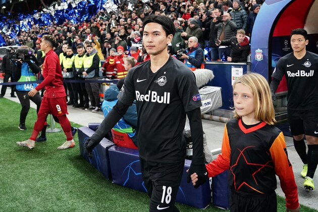 SALZBURG, AUSTRIA - DECEMBER 10: Takumi Minamino of Salzburg looks on during the UEFA Champions League group E match between RB Salzburg and Liverpool FC at Red Bull Arena on December 10, 2019 in Salzburg, Austria. (Photo by Koji Watanabe/Getty Images)
