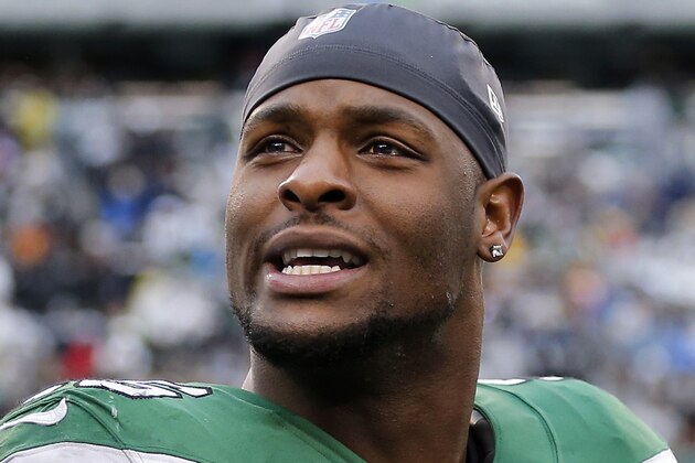 EAST RUTHERFORD, NEW JERSEY - NOVEMBER 24:   (NEW YORK DAILIES OUT)   Le'Veon Bell #26 of the New York Jets in action against the Oakland Raiders at MetLife Stadium on November 24, 2019 in East Rutherford, New Jersey. The Jets defeated the Raiders 34-3. (Photo by Jim McIsaac/Getty Images)