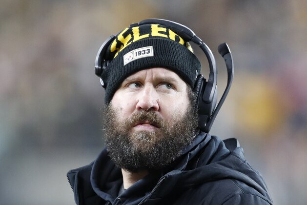 Pittsburgh Steelers quarterback Ben Roethlisberger stands on the sidelines during the first half of an NFL football game against the Buffalo Bills in Pittsburgh, Sunday, Dec. 15, 2019. The Bills won 17-10. (AP Photo/Keith Srakocic)